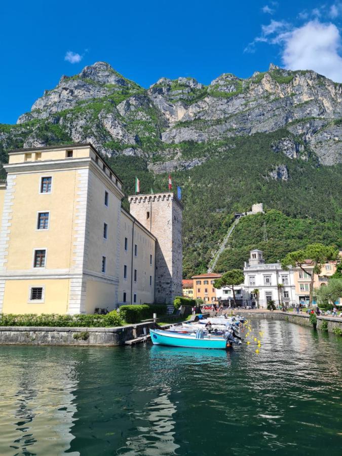 Ferienwohnung Le Peonie Riva del Garda Exterior foto